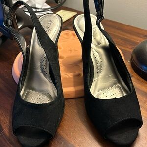 dexflex comfort peek-a-boo heels